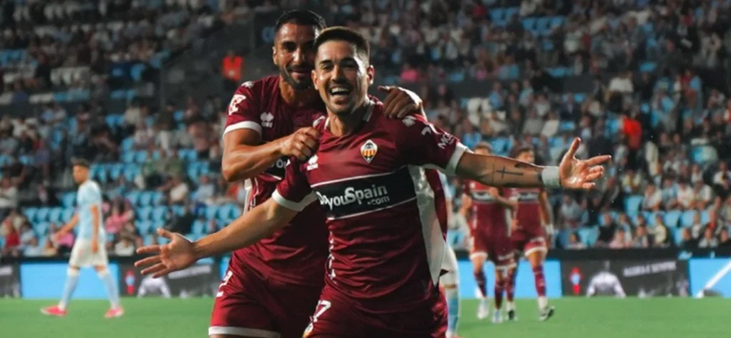 Celebración del CD Castellón frente al Celta Fortuna.