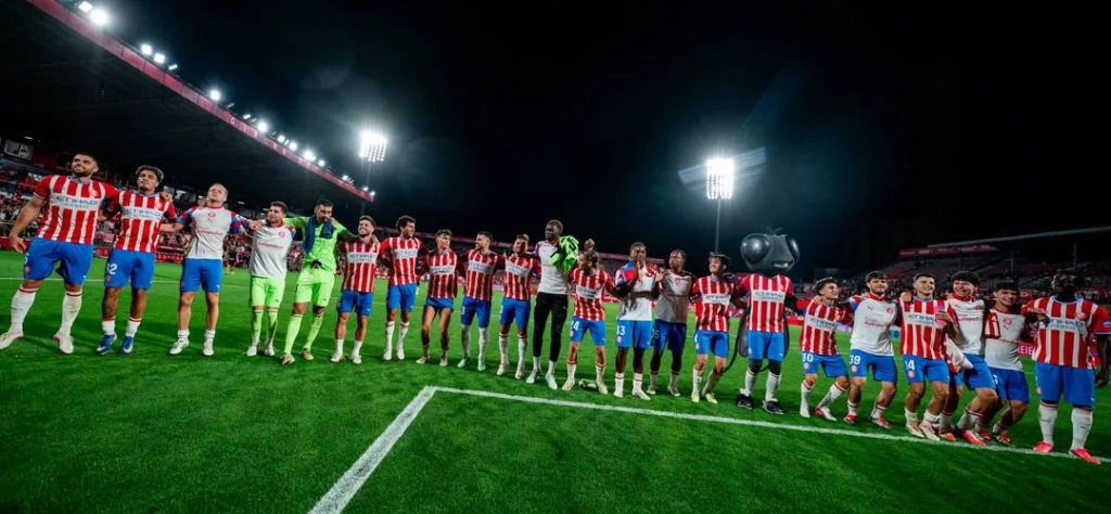 Girona FC celebrando la victoria frente al Albacete BP.