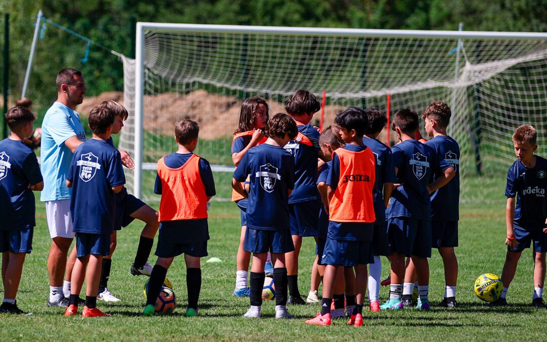 Campus de fútbol cerca de Barcelona: la mejor opción para que los jóvenes futbolistas crezcan en verano
