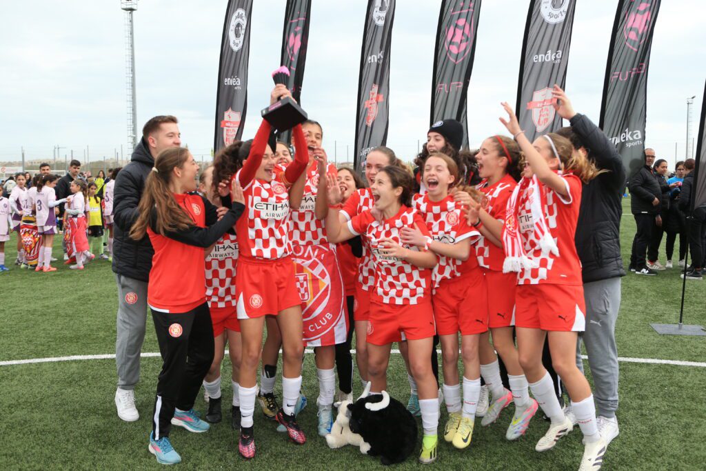 El Girona FC se ha coronado como campeón en la categoría F14 de la Endeka Sports Cup Salou 2025.