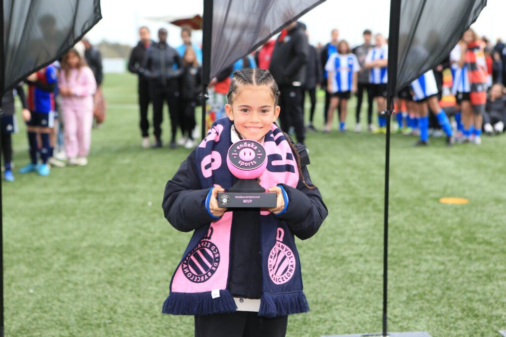 Premio MVP de la Endeka Sports Cup Salou 2025.
