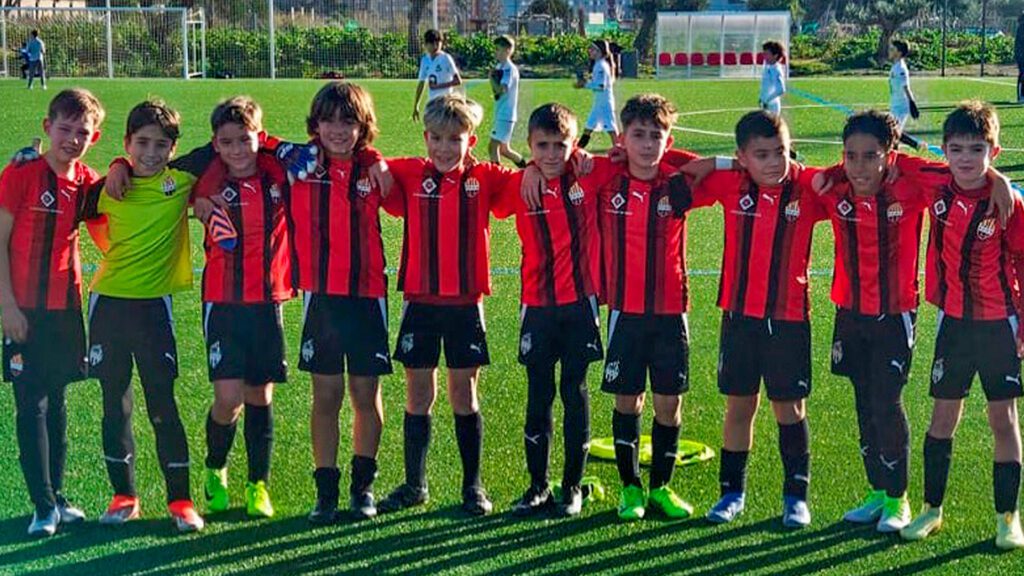 La Fundació de Futbol Base Reus participará en el torneo de carnaval de Endeka Sports.